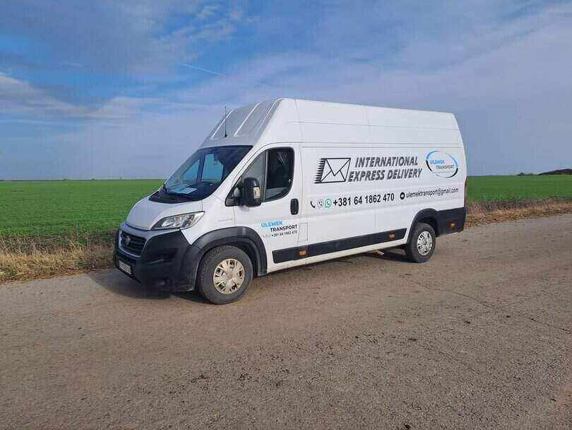 Furgon kombi za međunarodne selidbe na putu